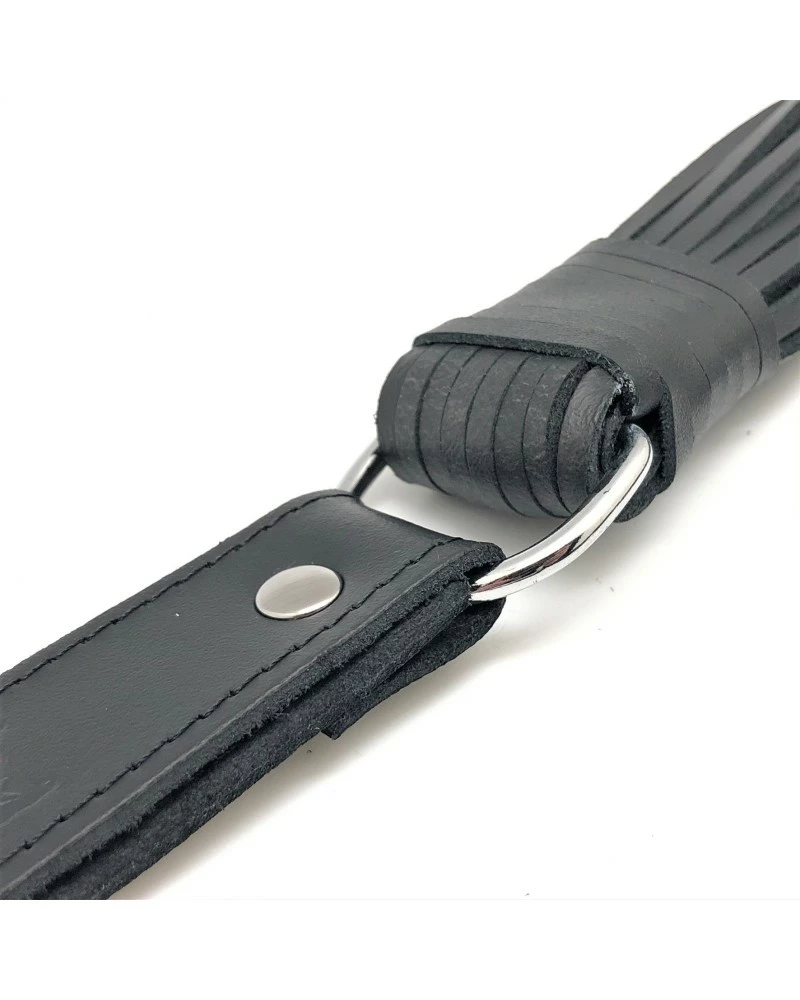 The Red Martinet En Cuir 46 Brins Avec Poignée 75cm 5 The Red Martinet En Cuir 46 Brins Avec Poignée 75cm – Image 3