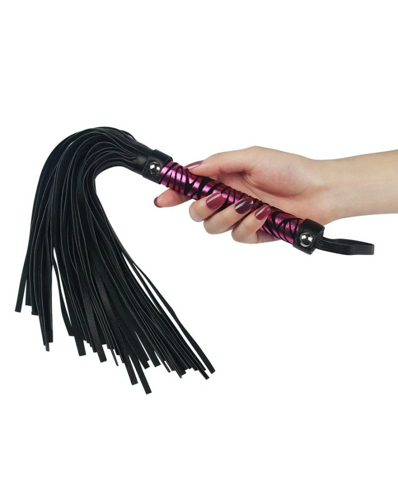 Love Toy Martinet Whip Me 40cm Rose Taille M 5 Love Toy Martinet Whip Me 40cm Rose Taille M – Image 3